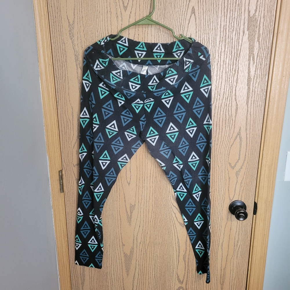 LuLaRoe Black and Blue Diamond Leggings